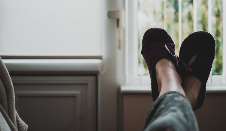 Où trouver des chaussons pour pieds larges en grande pointure ?